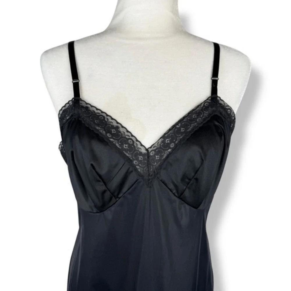 Vintage Vanity Fair Babydoll Satin Lace Slip‎ Dress Fits Size Medium Lingerie